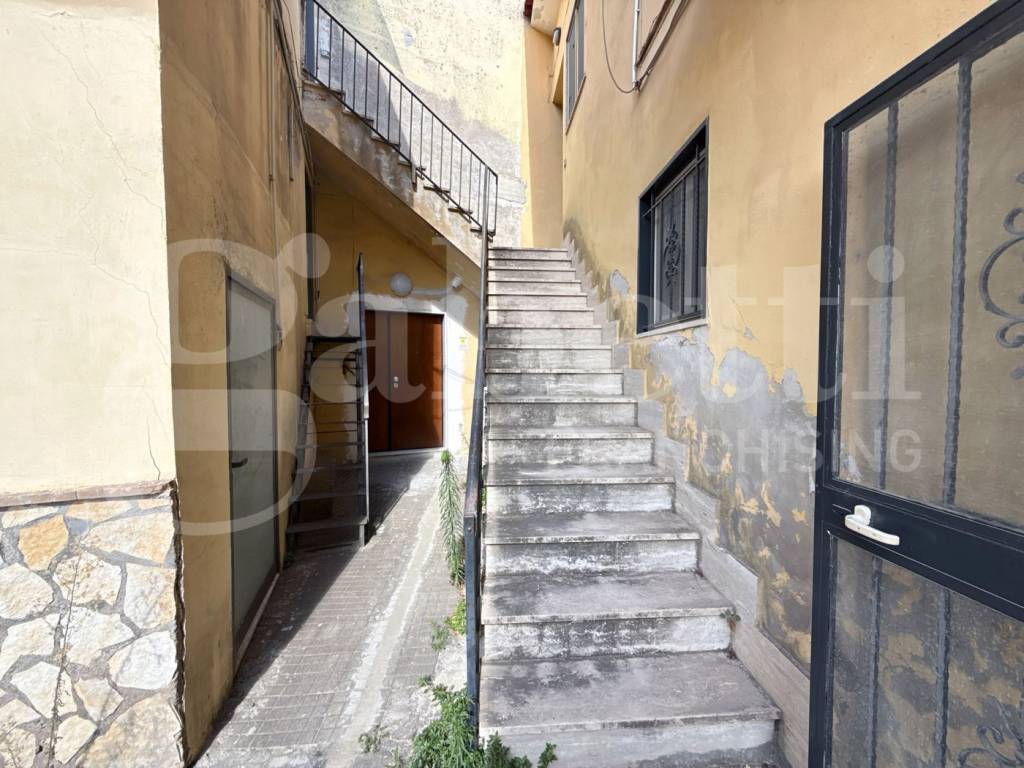 Appartamento a Angri in Via Raiola - Foto 2
