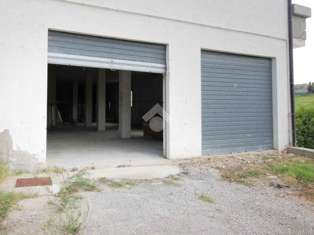 Box / garage a Fermo in Viale XXV APRILE, 132 - Foto 2