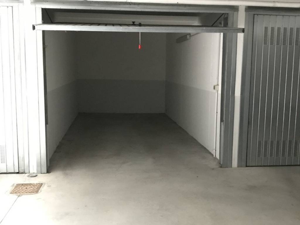 Box / garage a Bergamo in Via Alfredo Corti, 5 - Foto 4