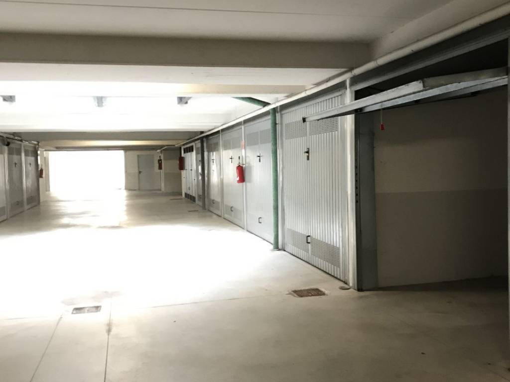 Box / garage a Bergamo in Via Alfredo Corti, 5 - Foto 5