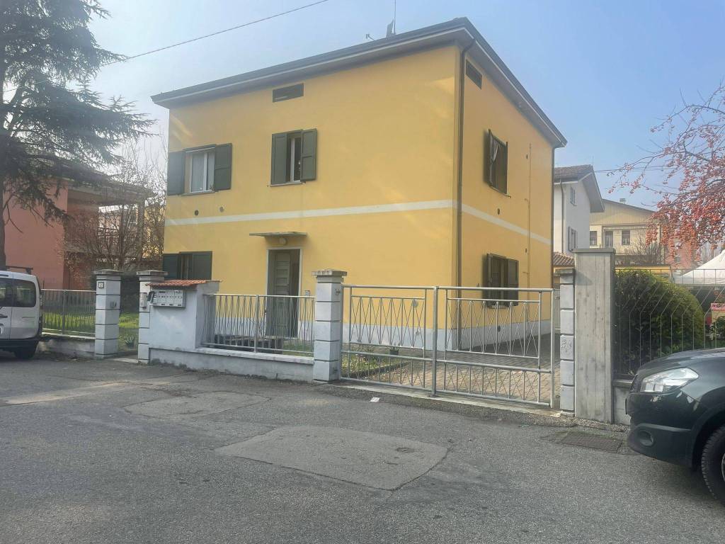 Palazzo / stabile a Reggio emilia in Via Domenico Menozzi - Foto 3