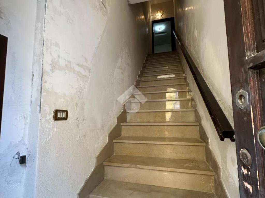 Casa indipendente a Canosa di puglia in Via Flavio Gioia, 56 - Foto 3