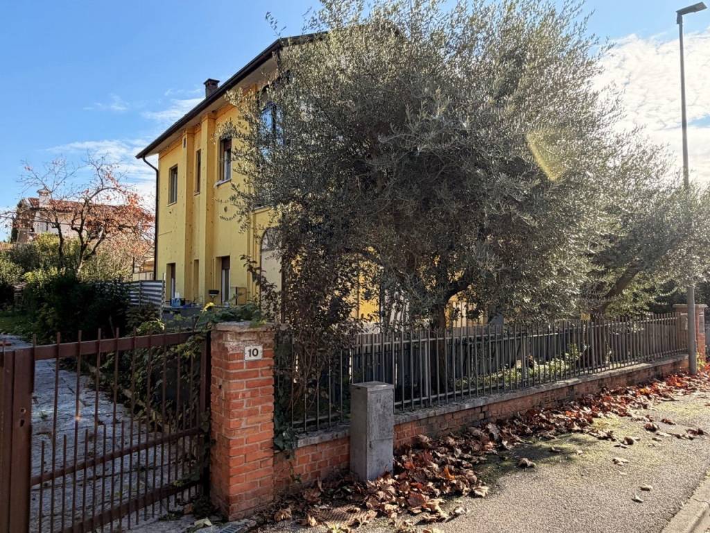 Villa a Sirmione in Via Cantarane - Foto 3