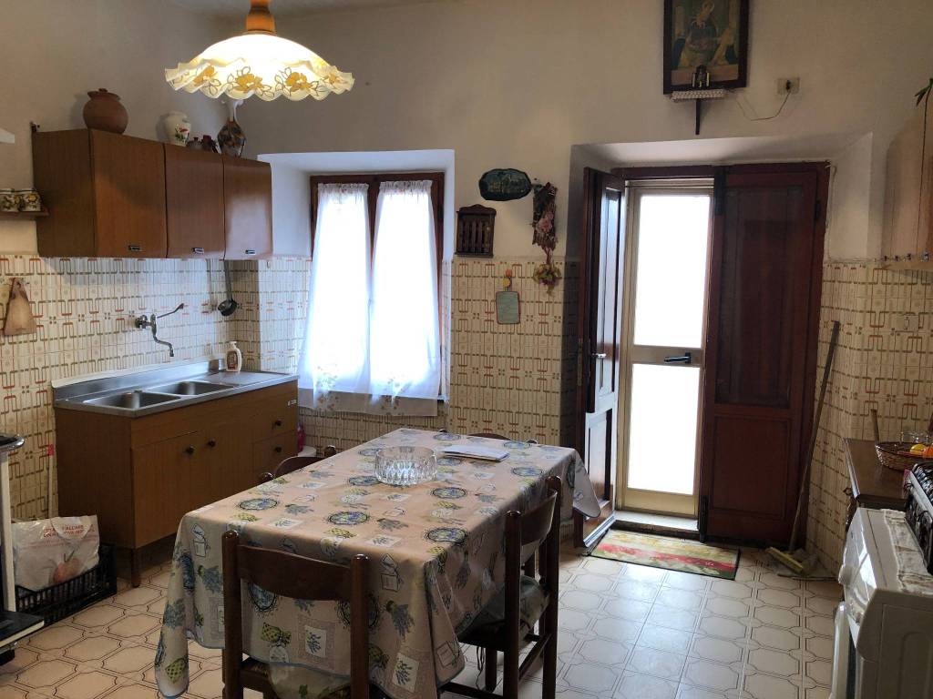 Casa indipendente a Castell'azzara in Via Aldobrandeschi - Foto 4
