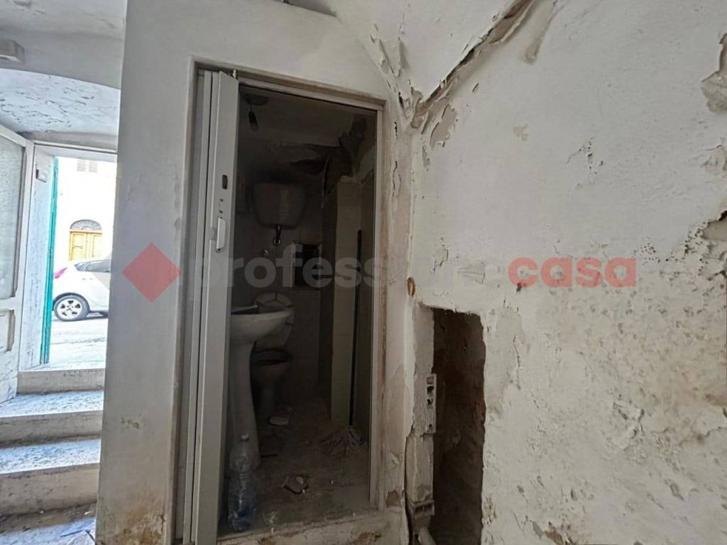 Casa indipendente a Monopoli in VIA INDELLI - Foto 5