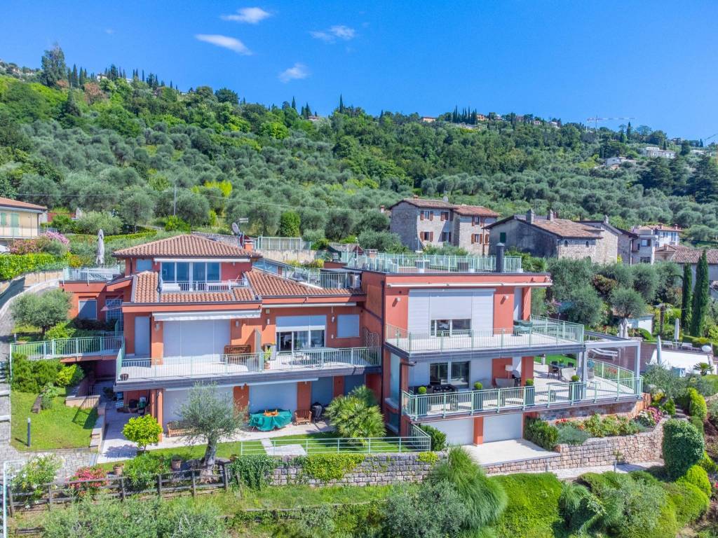 Appartamento a Torri del benaco in Località Loncrino, 40 - Foto 2