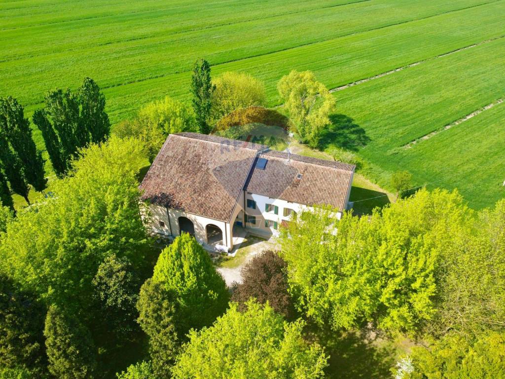 Villa a Reggiolo in STRADA SAN VENERIO, 98 - Foto 2