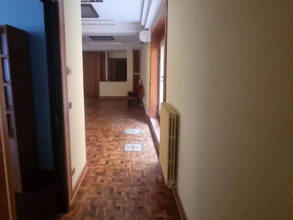 Immobile a Catanzaro in Piazza Antonio Serravalle - Foto 4
