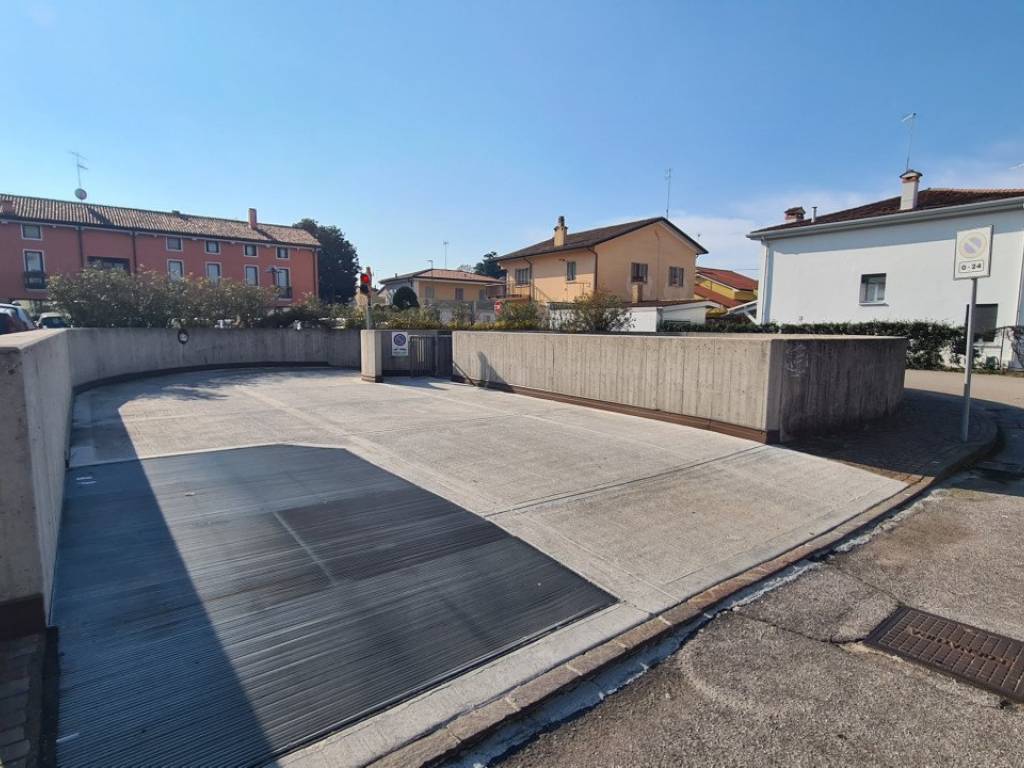 Box / garage a Castelfranco veneto in Via Romanina - Foto 2
