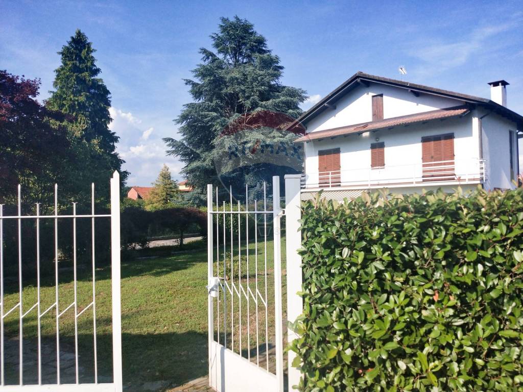 Villa a Ghislarengo in via G Ferrari, 85 - Foto 2