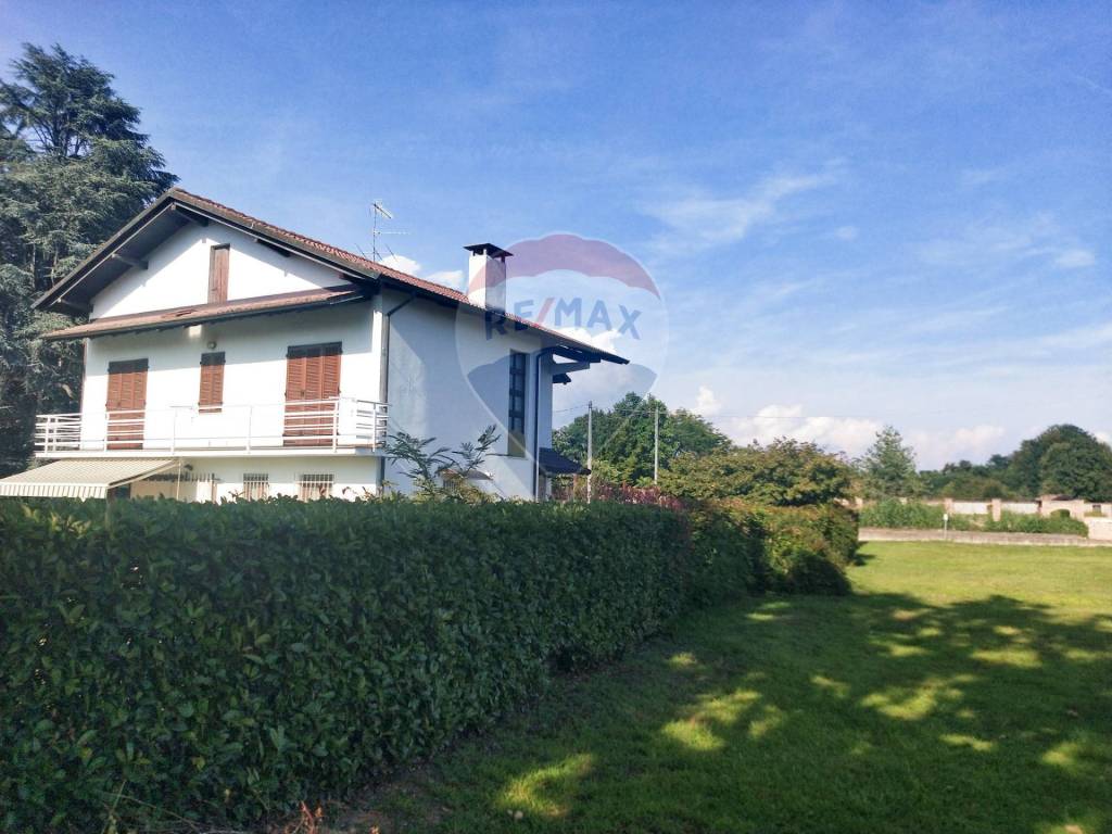 Villa a Ghislarengo in via G Ferrari, 85 - Foto 4