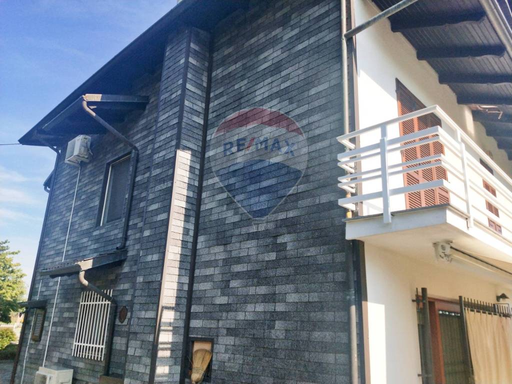 Villa a Ghislarengo in via G Ferrari, 85 - Foto 5