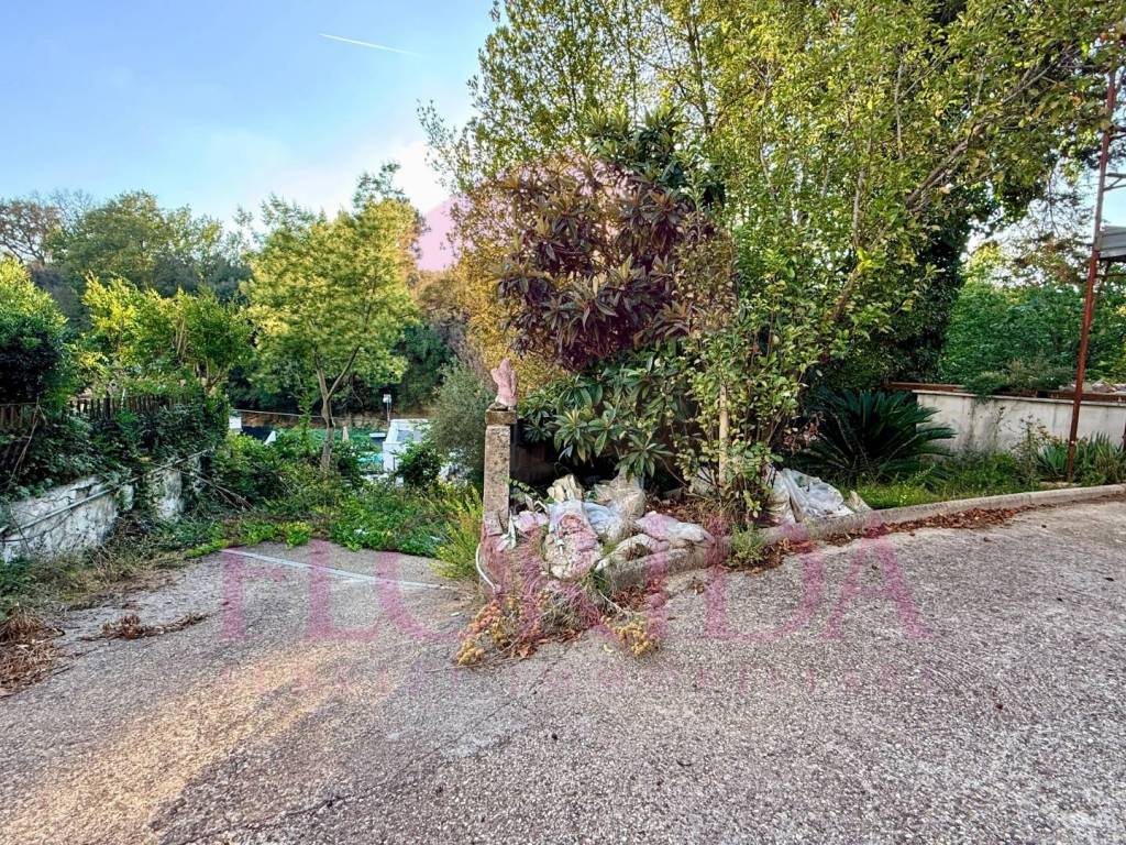 Villa a Aprilia in Via dei Cigni - Foto 2
