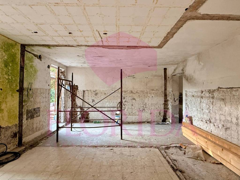 Villa a Aprilia in Via dei Cigni - Foto 4