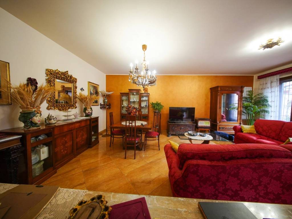 Villa a Gravina di catania in Via Umberto GRAVINA DI CATANIA - Foto 5