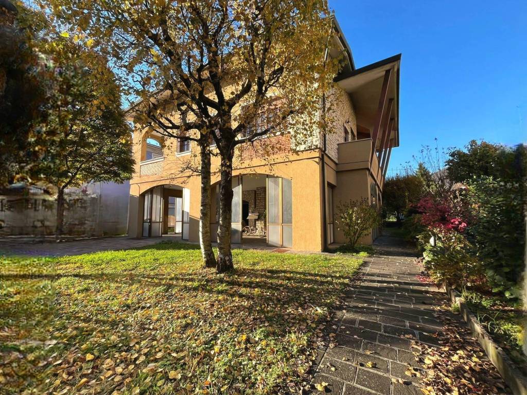 Villa a Sarezzo in Via E. Fermi - Foto 2