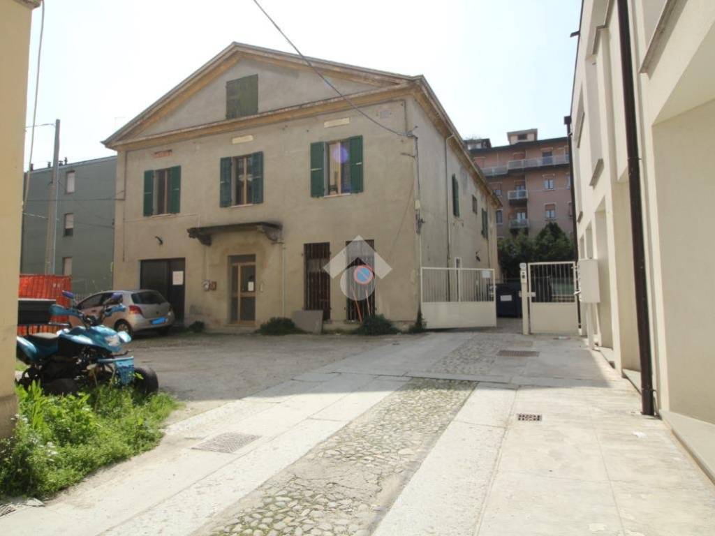 Casa indipendente a Parma in Via Emilia Est, 45 - Foto 2