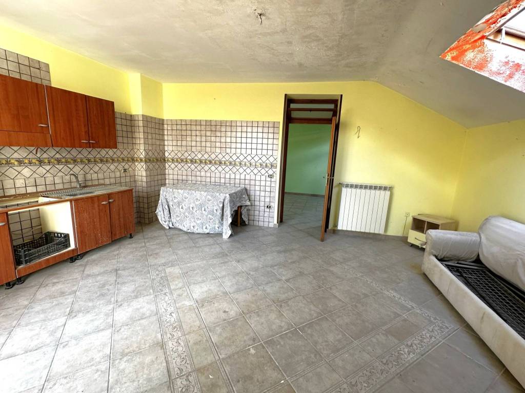 Appartamento a Maddaloni in Via Ponte Carolino, 281 - Foto 4