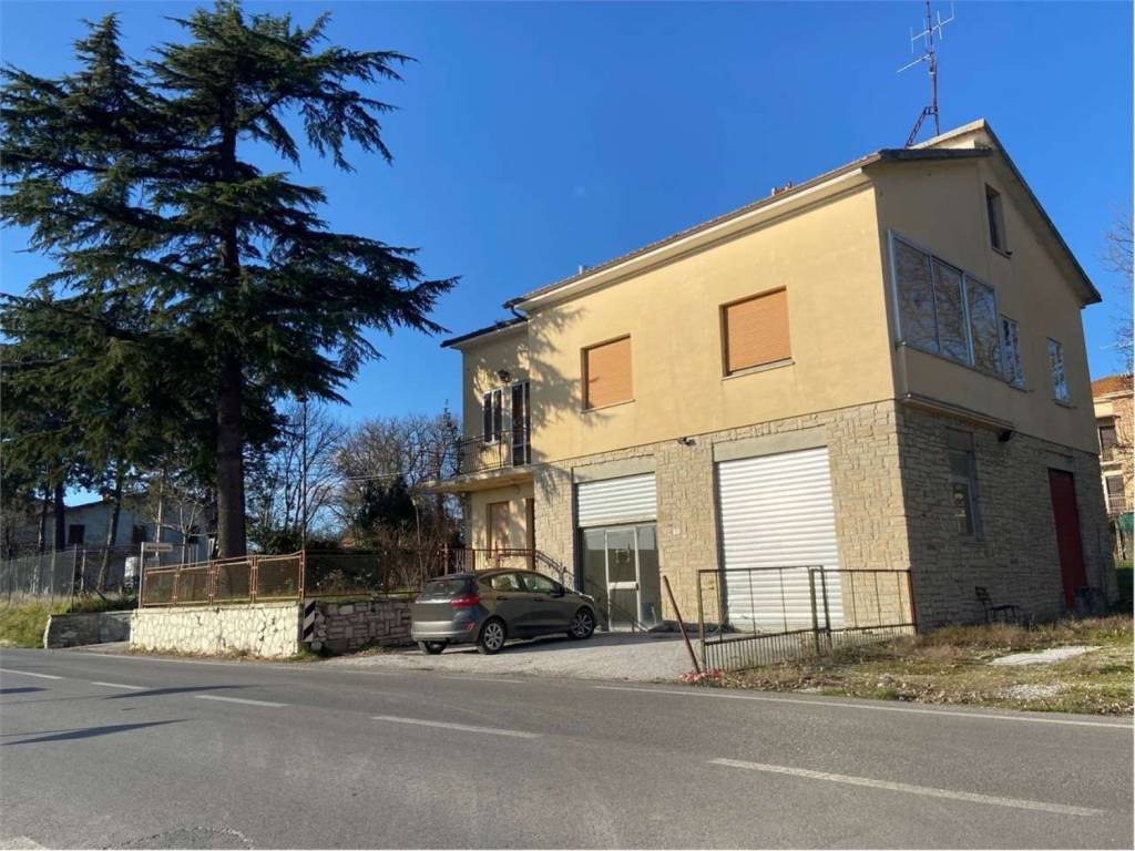 Villa a Gubbio in Via del Chiascio - Foto 2