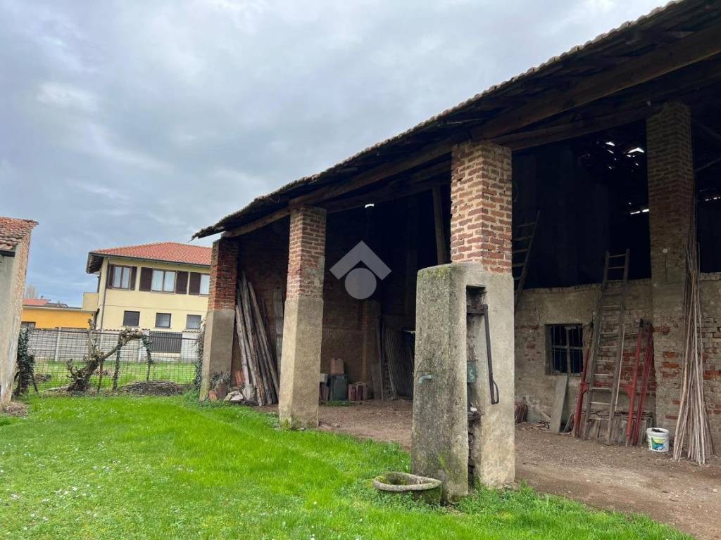 Rustico / casale a Corbetta in Via Antonio Fogazzaro, 104 - Foto 1
