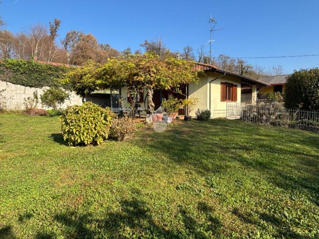 Villa a Varallo pombia in Via Pessone, 37 - Foto 2