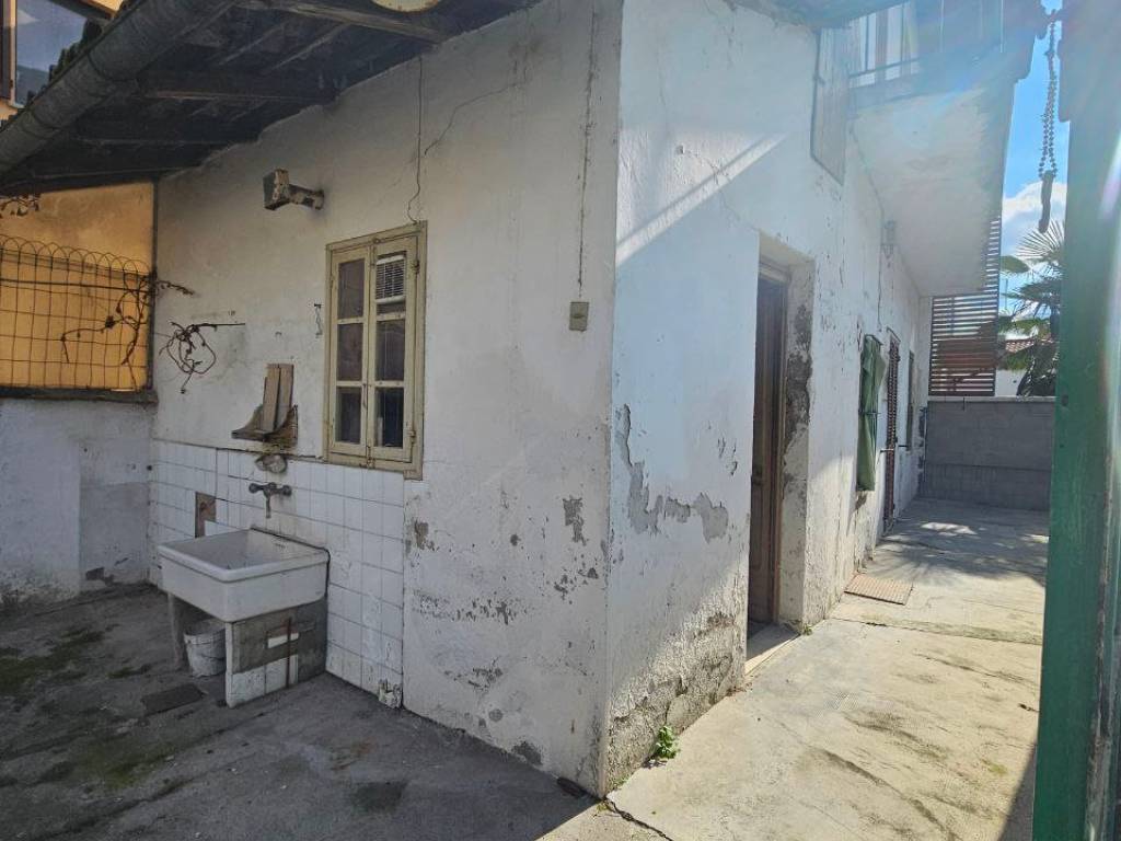 Casa indipendente a Galliate in Via Quintino Sella, 25 - Foto 4