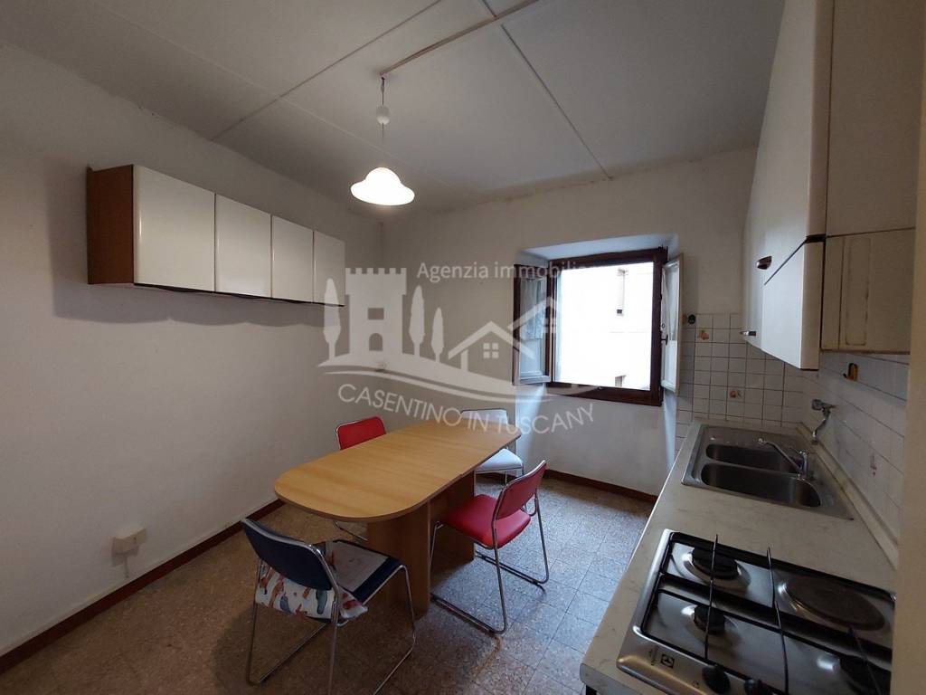 Appartamento a Pratovecchio e stia in PIAZZA - Foto 2