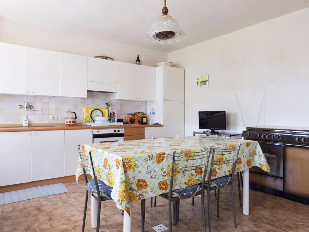 Villa a Scheggia e pascelupo in Strada Statale 3, 42 a - Foto 3