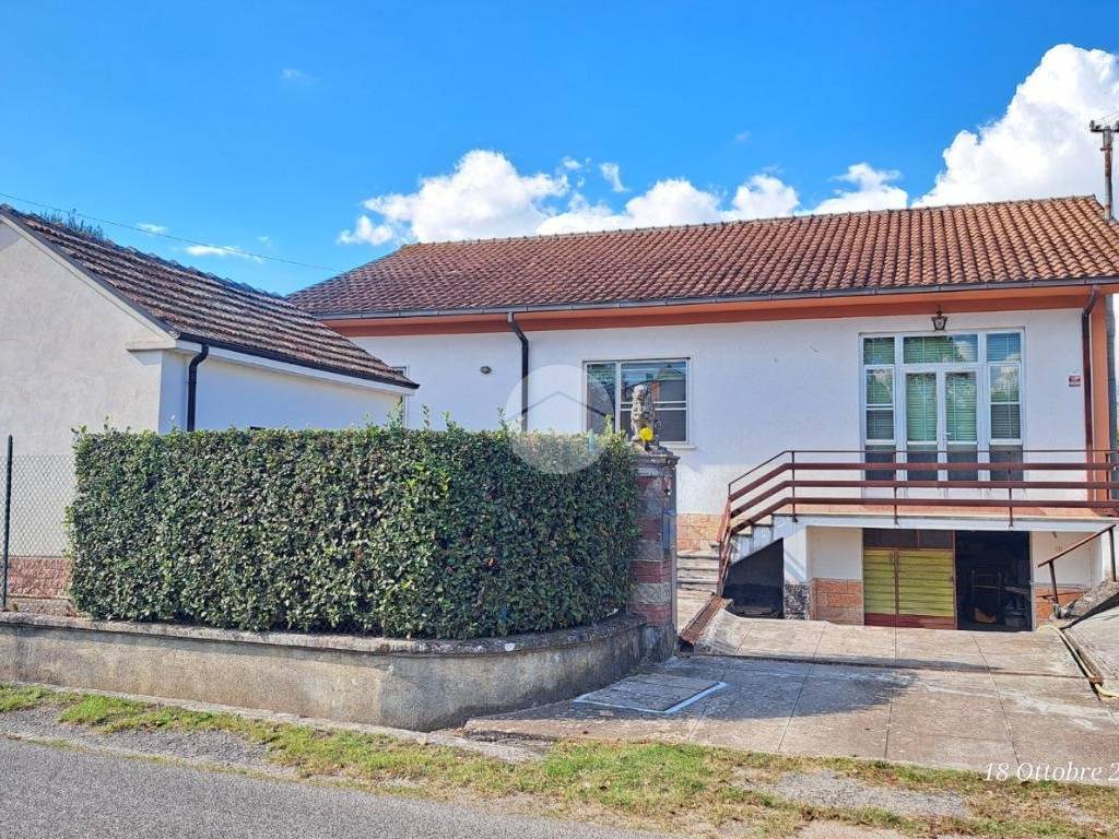 Casa indipendente a Ceprano in Via Pennea, 34 - Foto 2