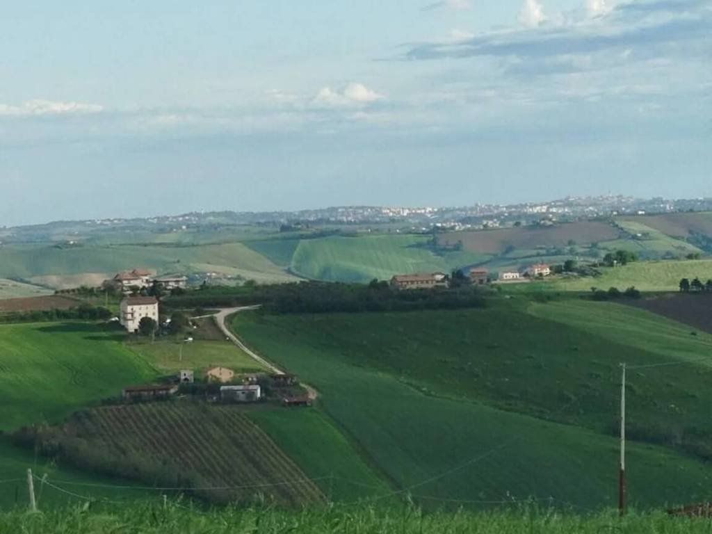 Rustico / casale a Loro piceno in Viale Della Vittoria - Foto 5