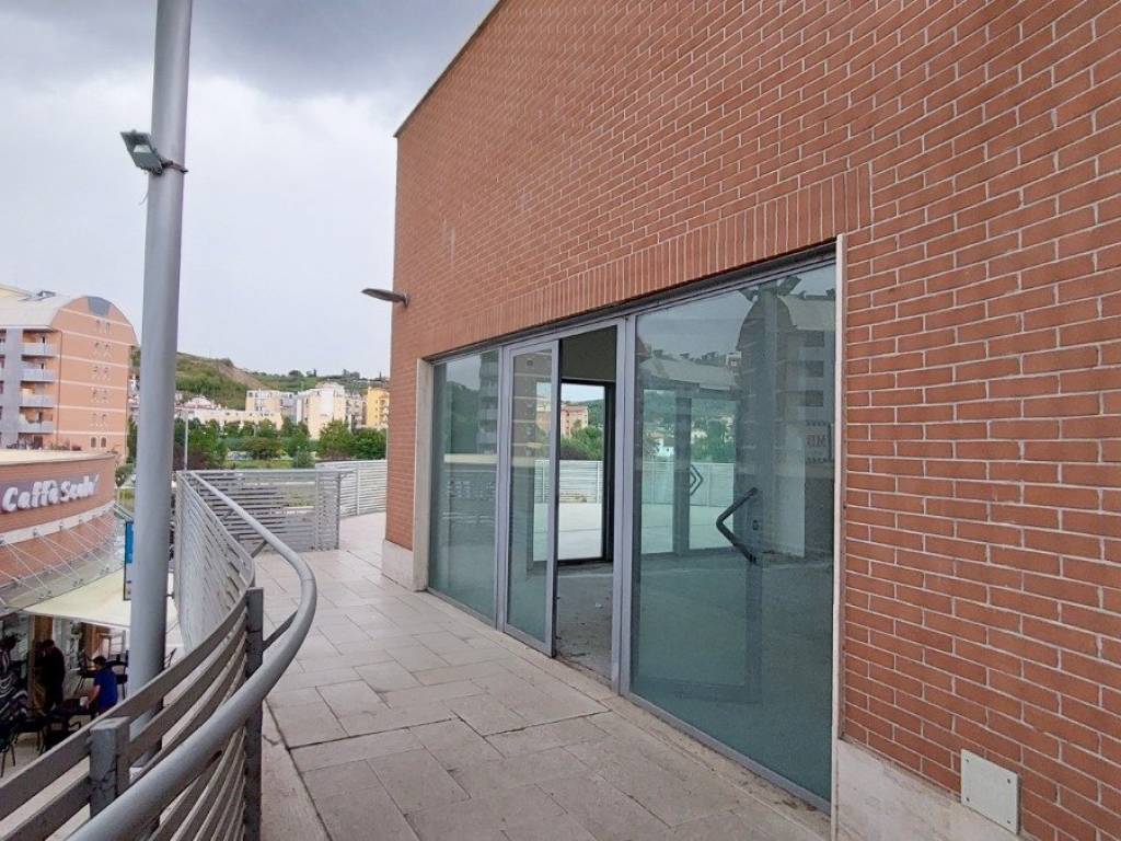 Immobile a Monterotondo in Piazza dei Caduti sul Lavoro - Foto 2