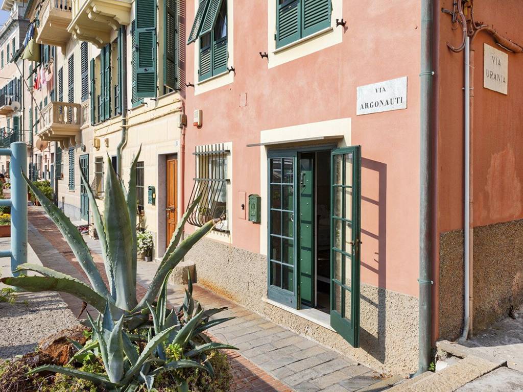Appartamento a Genova in Via Argonauti, 7 - Foto 2