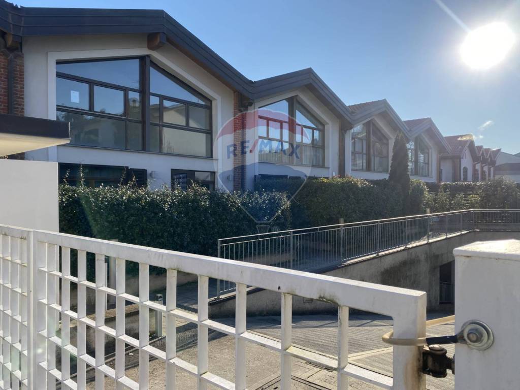 Appartamento a Bernareggio in VIA VEZZANI, 3 - Foto 4