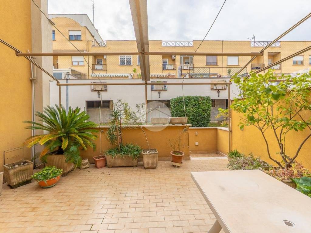 Appartamento a Monterotondo in Via italo calvino - Foto 3