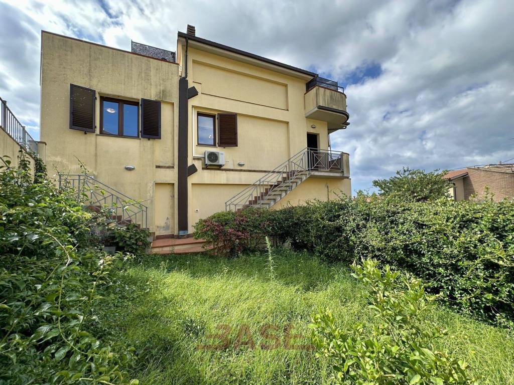 Villa a Rosignano marittimo in Piazza Pietro Gori - Foto 2