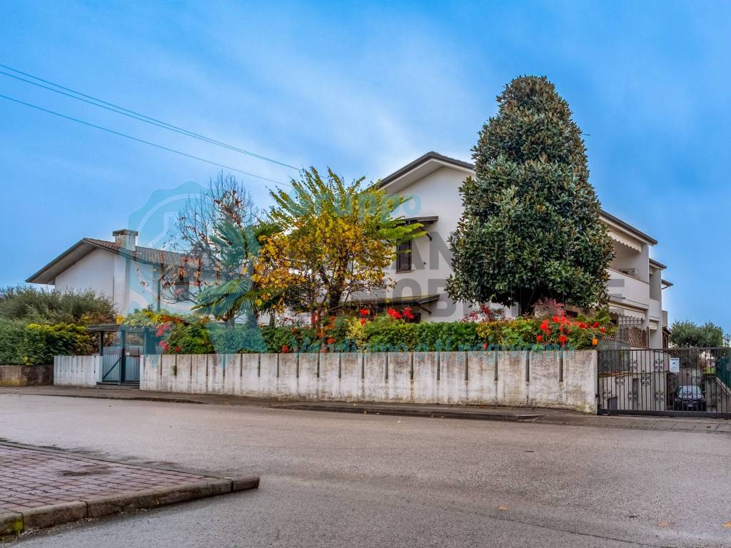 Villa a Caldogno in Via Elmas, 16 - Foto 2