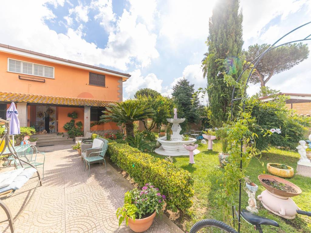 Appartamento a Aprilia in Via Albegna, 14 - Foto 2