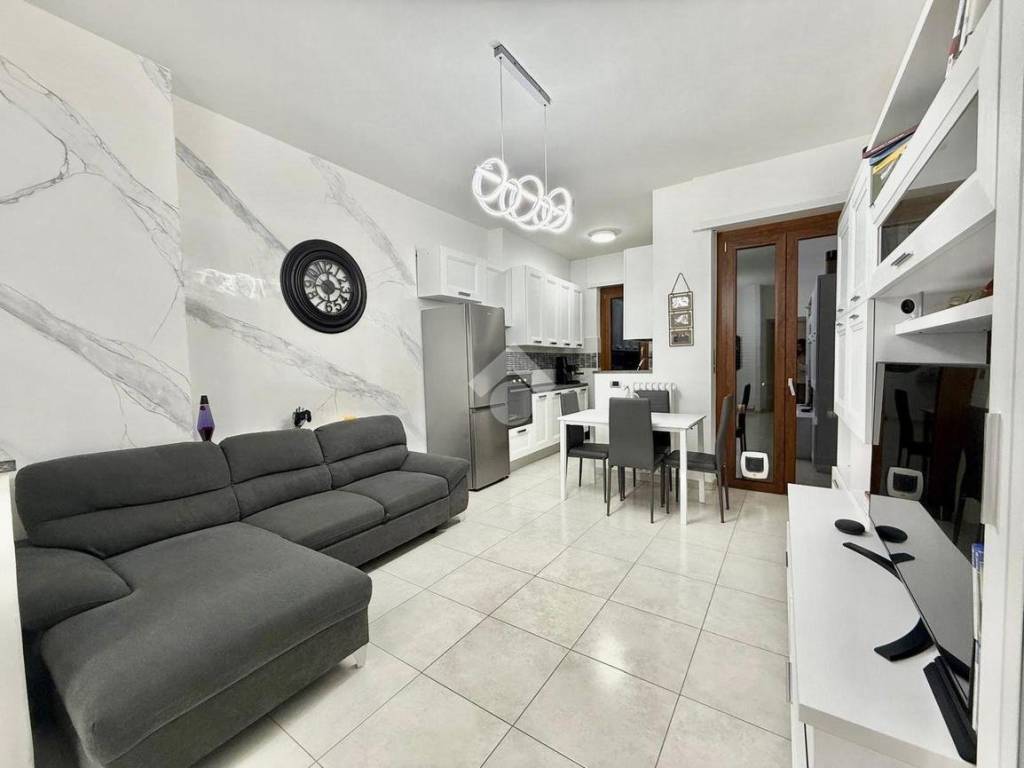 Appartamento a Orbassano in Via Circonvallazione Interna, 14 - Foto 3