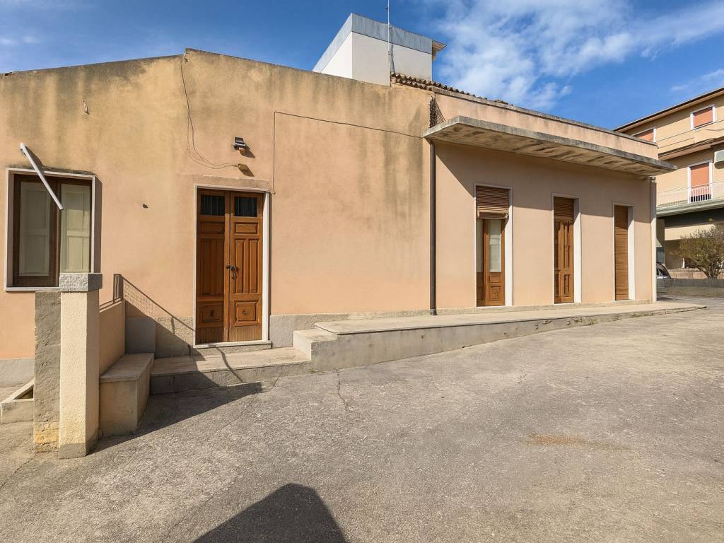 Casa indipendente a Rosolini in Via Sant'Alessandra - Foto 5