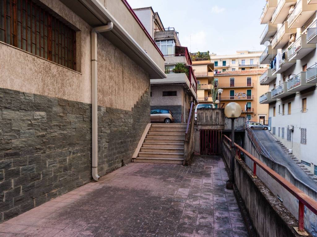 Appartamento a Catania in Via Raimondo Franchetti, 72 - Foto 2