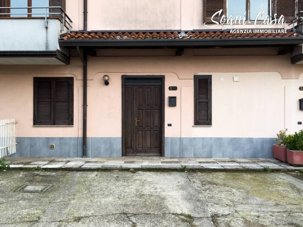 Appartamento a Oleggio in Via Novara - Foto 2