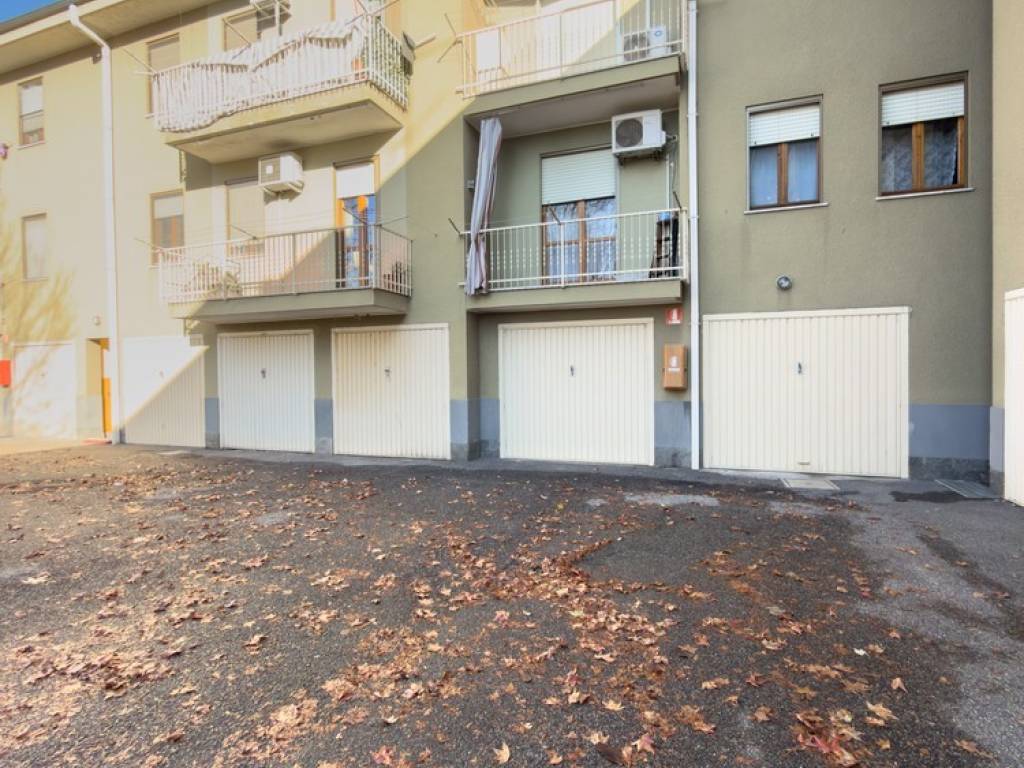 Appartamento a Trecate in Via Cirenaica, 47 - Foto 2