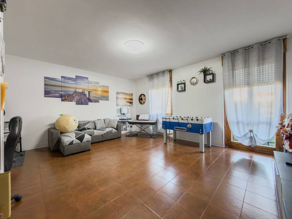 Appartamento a Trecate in Via Cirenaica, 47 - Foto 4