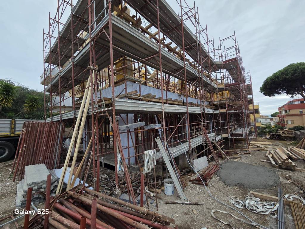 Attico / mansarda a Santa marinella in Via delle Colonie - Foto 2