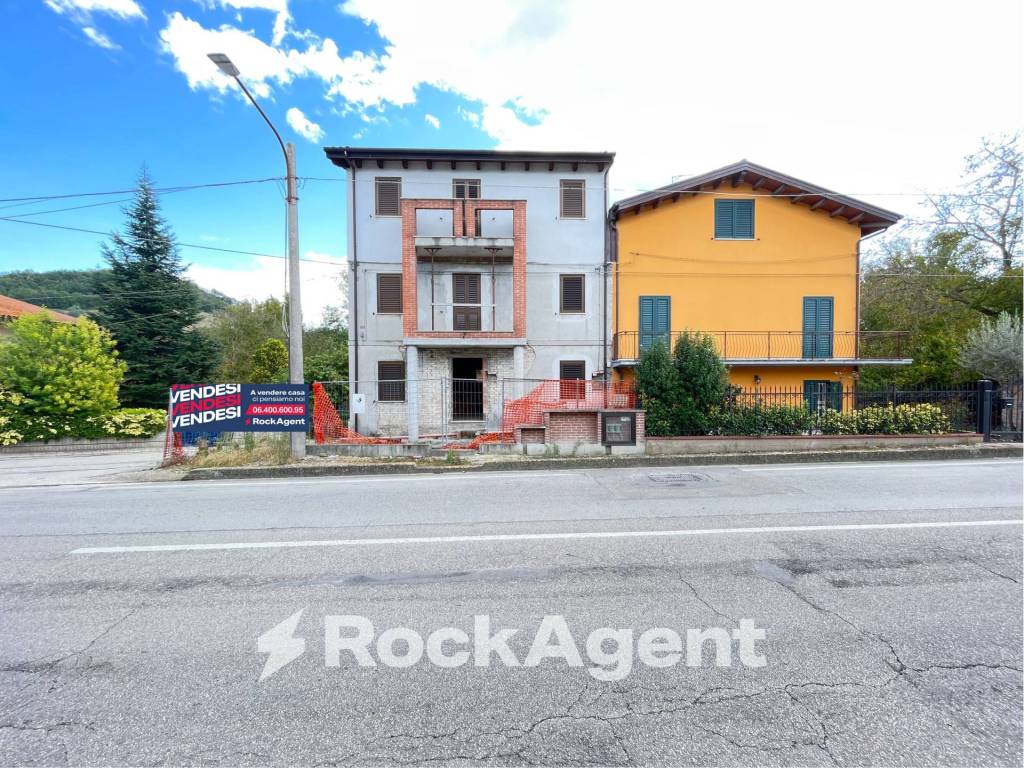 Casa indipendente a Campli in Strada Provinciale 17 - Foto 2