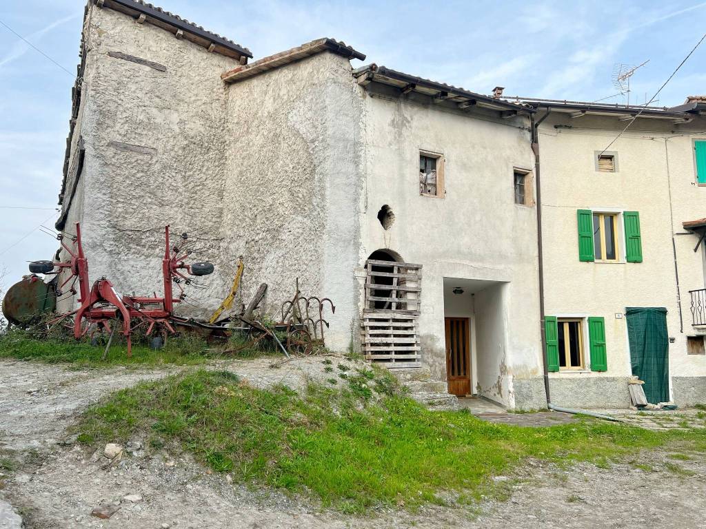 Casa indipendente a Castelnovo ne' monti in Via Cinqueterre, 11 - Foto 3