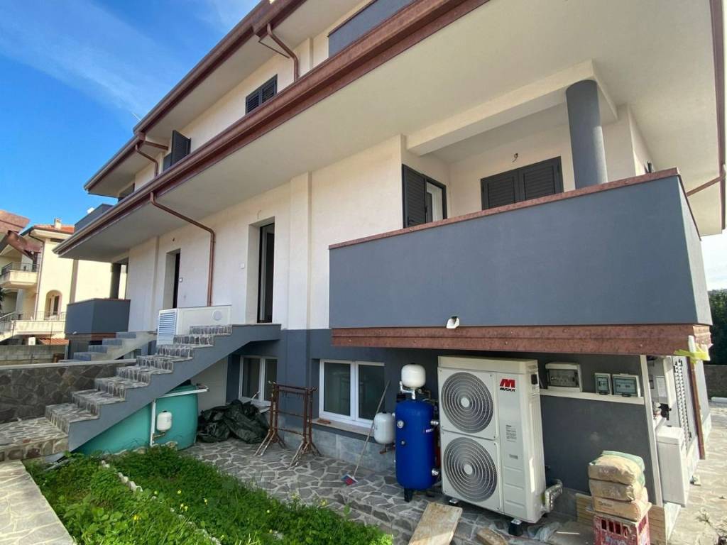 Villa a Montepaone in Via dell'Unità d'Italia - Foto 2