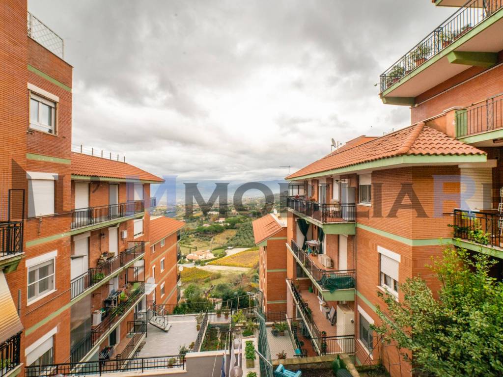 Appartamento a Monte porzio catone in Via Giacomo Leopardi, 2 - Foto 3