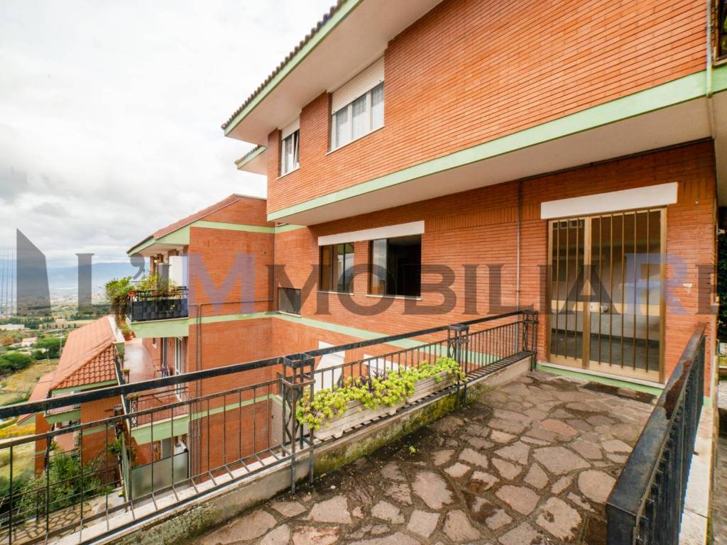 Appartamento a Monte porzio catone in Via Giacomo Leopardi, 2 - Foto 5