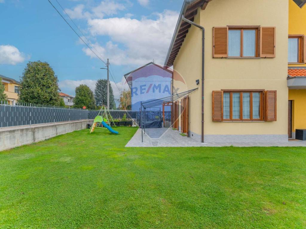 Villa a Cairate in via cesare battisti, 1 - Foto 2